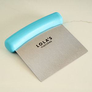 Lola's Cake Scraper